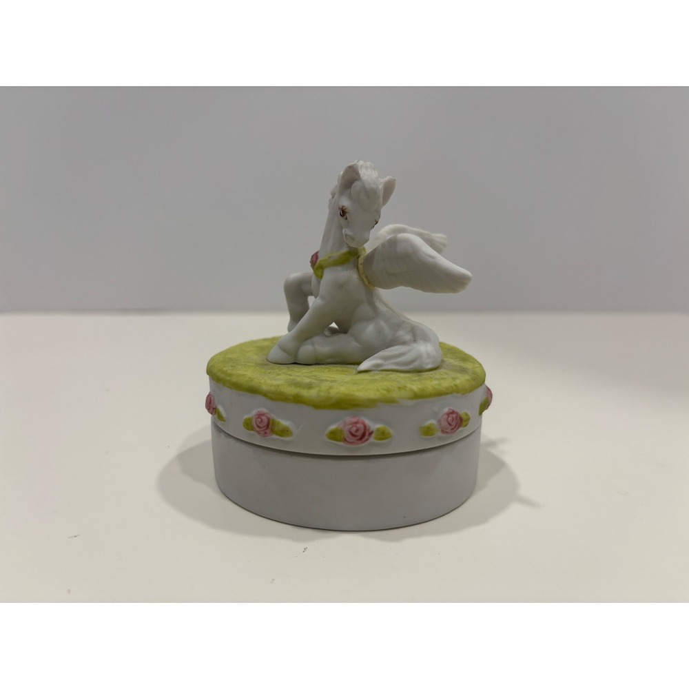 Vintage 1982 Wallace Berrie Fantasy Collectables Pegasus Porcelain Trinket Box